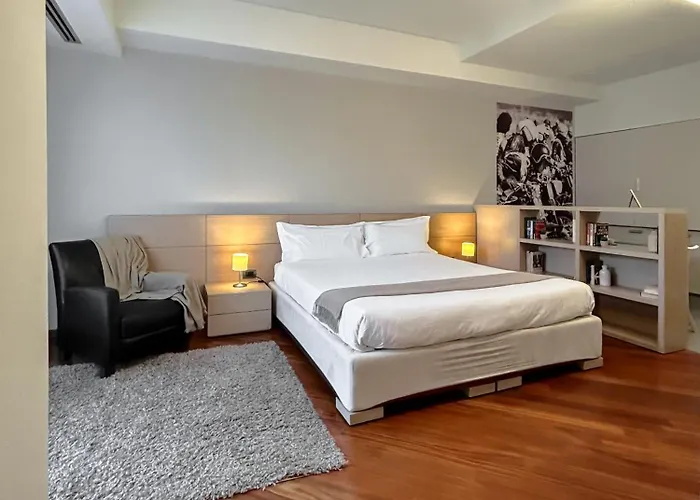 Ampio Monolocale - 4 Ospiti Con Garage Nei Dintorni A Pagamento Apartamento